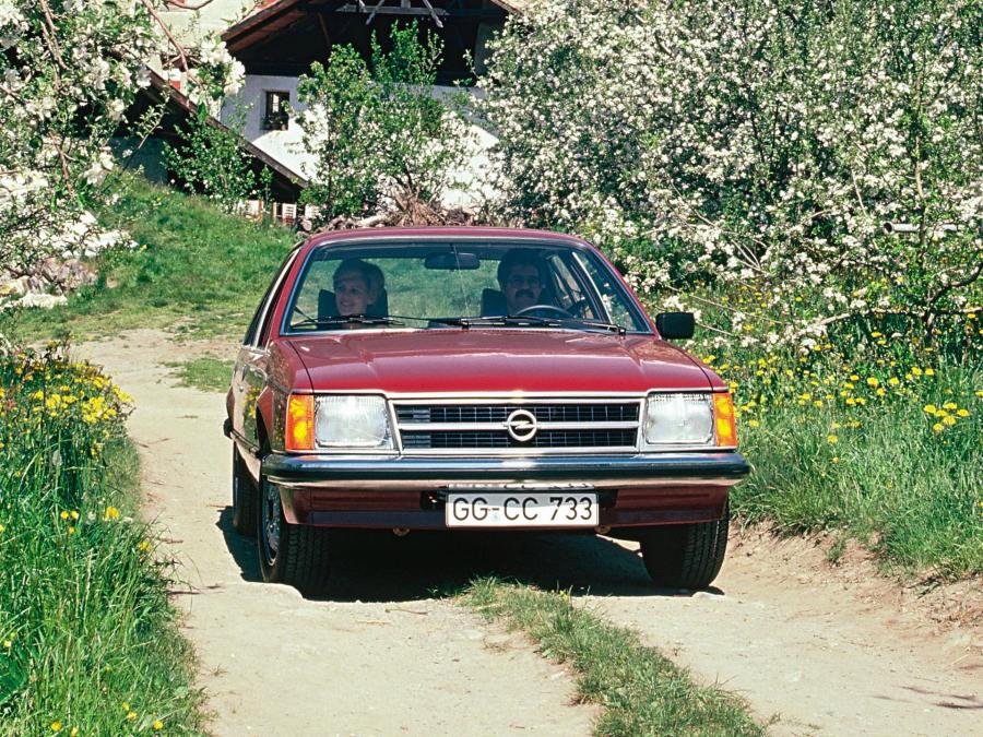  Opel Commodore (C) 1978 года  (фото 12 из 14)